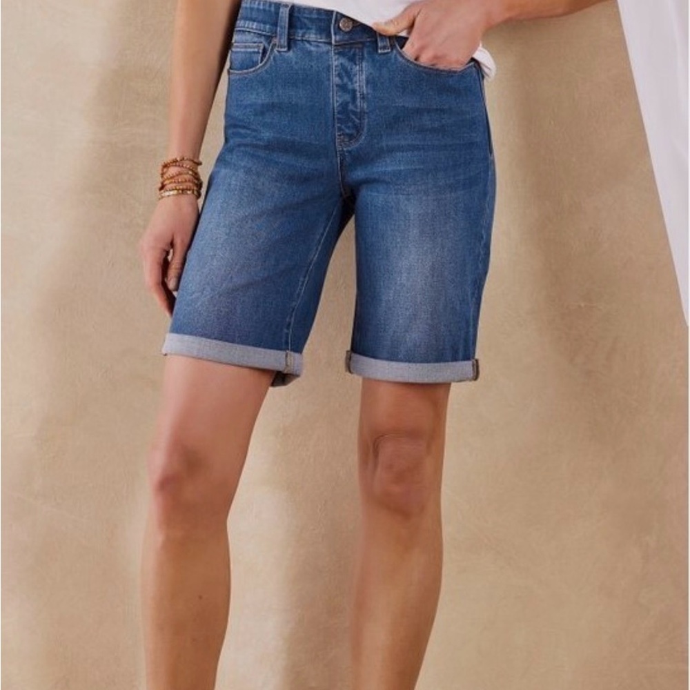 Soft Surroundings Denim Pull On Relaxed Shorts .